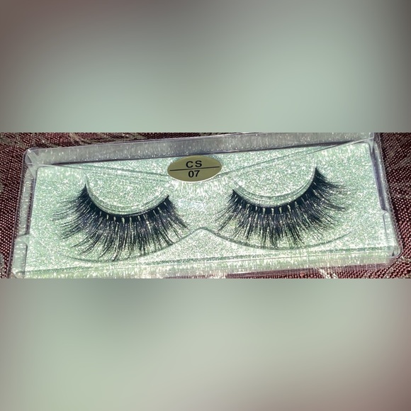 Eyelashes - Picture 1 of 1